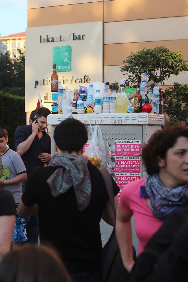 `Zitronen und Essig für die Demo - Bild: Carolin`