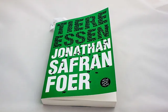 `Zuletzt gelesen: Tiere essen`