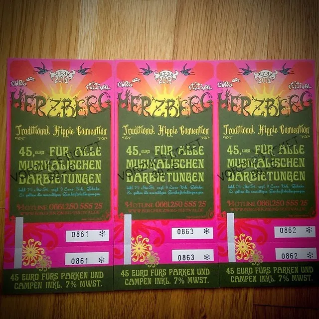 `Nicht vergessen: Die Tickets`