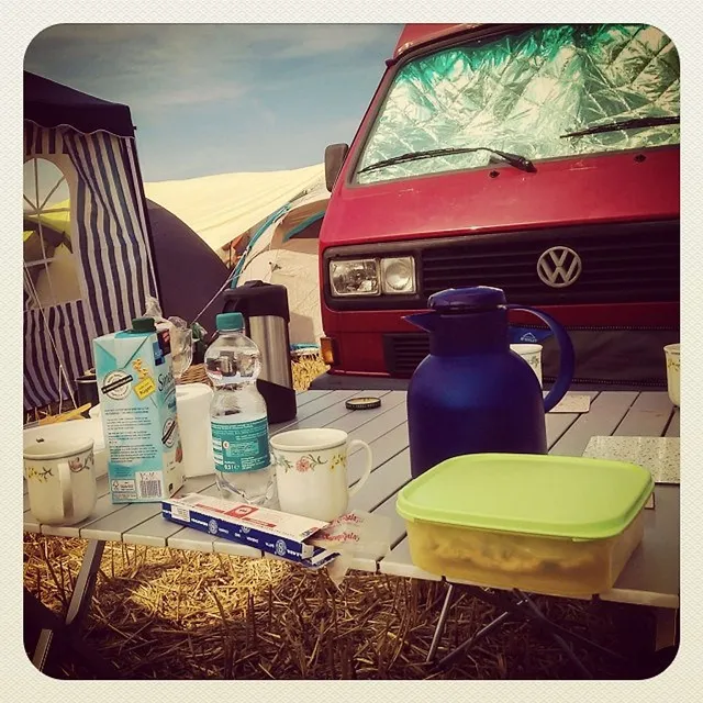 `Veganes Frühstück auf dem Festival`