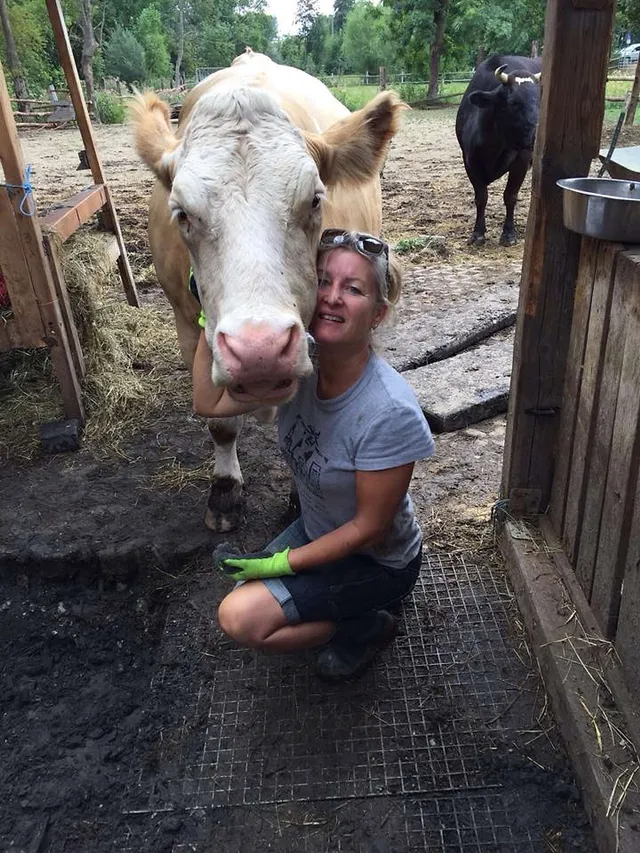 `Denise auf dem Überlebenshof Scottmaring`