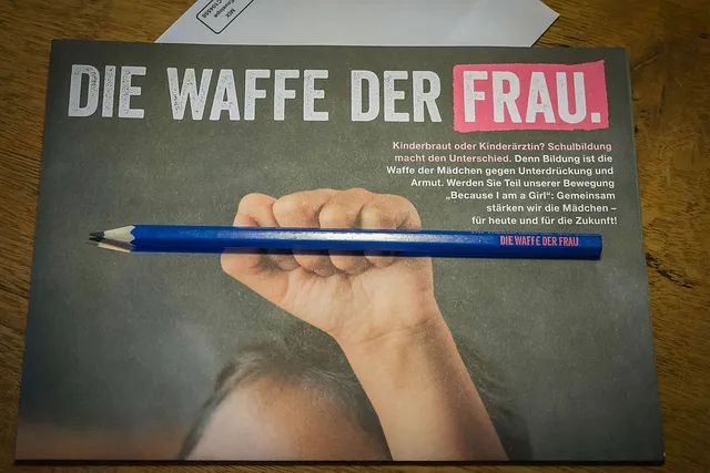 `Die Waffe der Frau`