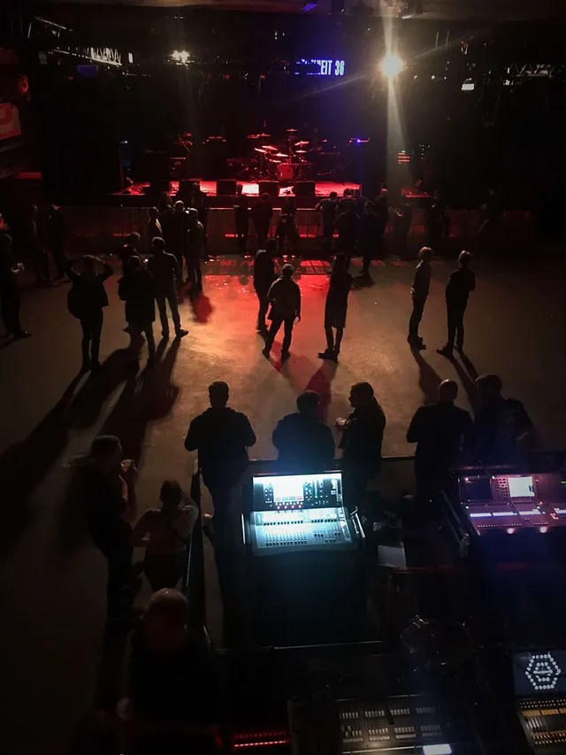 `2019-11-05-refused-thrice-petrol-girls`