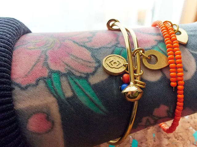 Ein Armband für die Frauenrechte