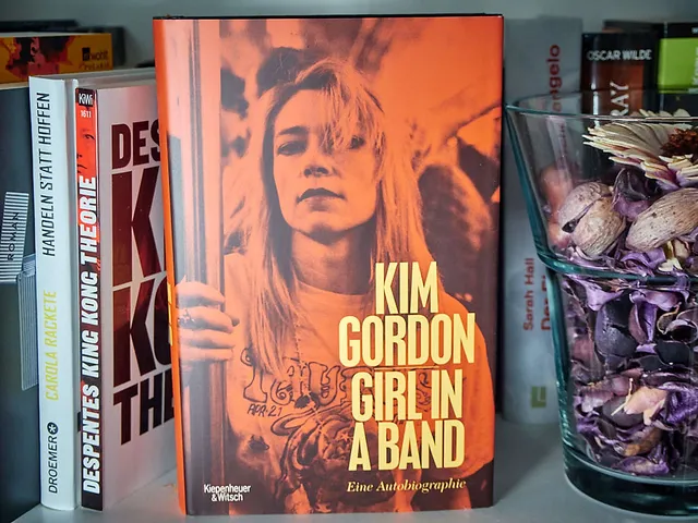 "Girl In A Band" von Kim Gordon