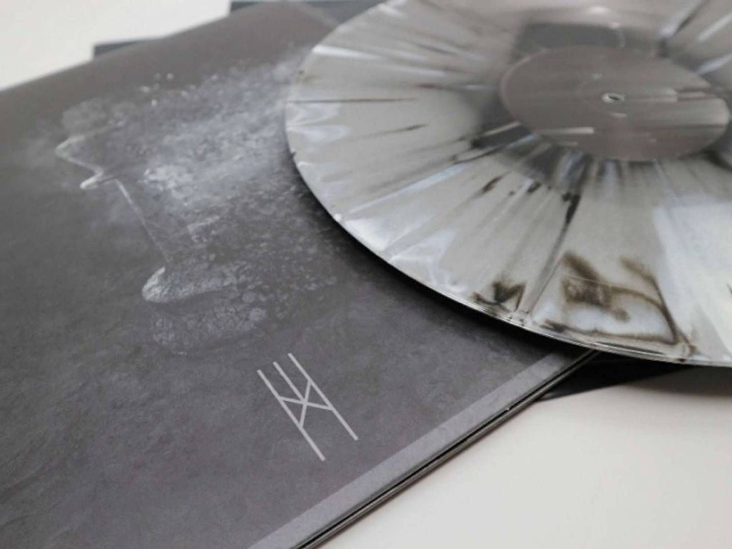 2021-11-20---2021-04-crown-the-end-of-all-things-l-jpeg-imagine-686868_848383_1440_1080