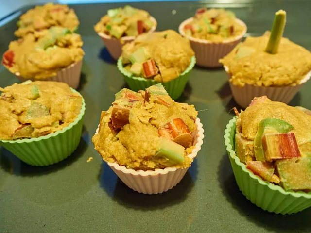 Die veganen Rhabarber-Muffins vor dem Backen