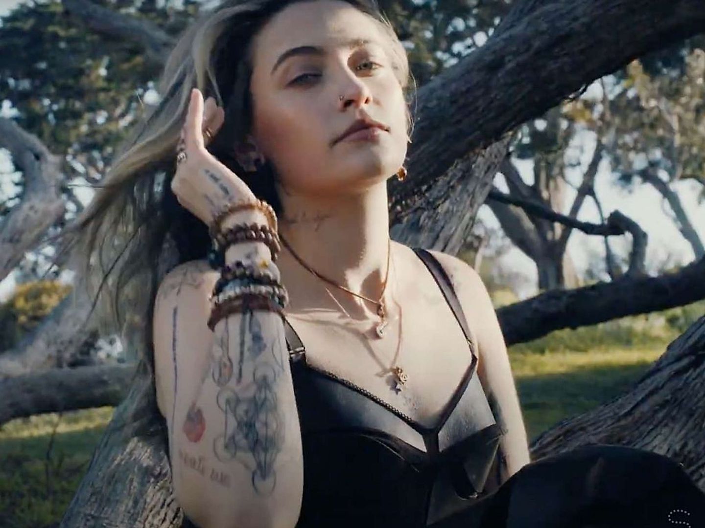 2021_03_paris-jackson-modelling-screenshot-video-copyright-stella-mccartney