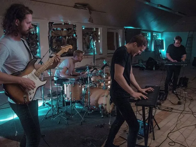 "Wir proben in völliger Dunkelheit"