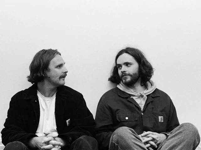 A Burial At Sea über ihr neues Album "Close To Home"