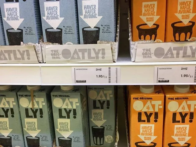 Oatly im Regal bei Ikea.