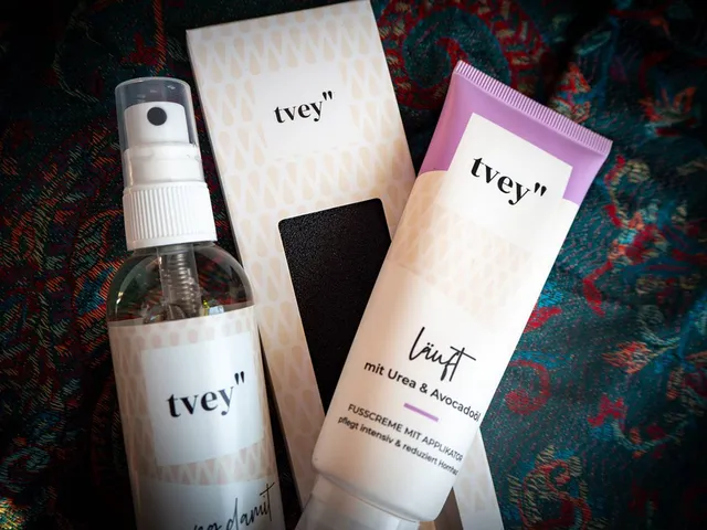 Die Feile von tvey, die Fußcreme "läuft" und das Spray "weg damit".