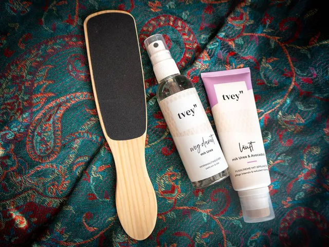Die Feile von tvey, die Fußcreme "läuft" und das Spray "weg damit".