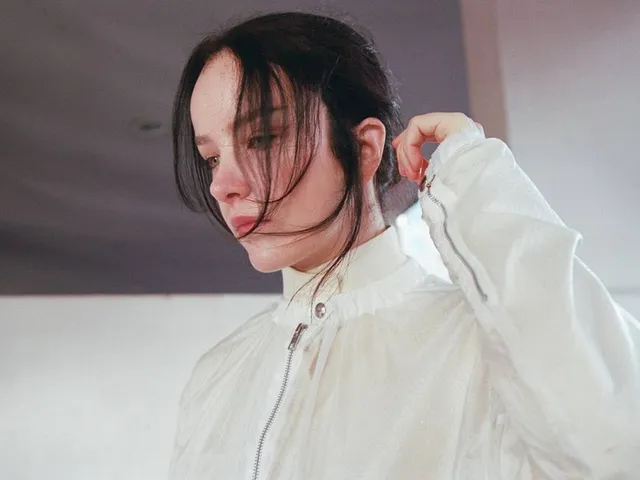 Ela Minus – "Dìa"