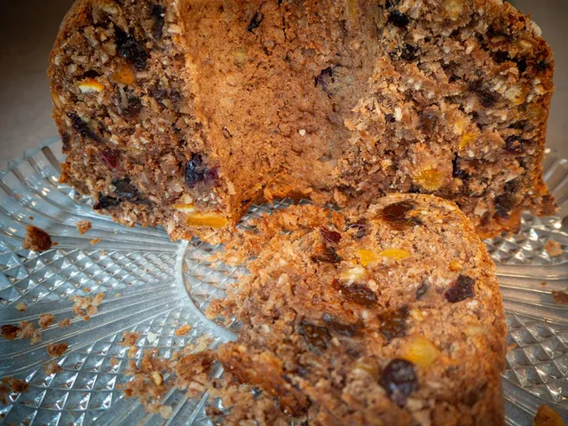 Plum Ring Cake vegan