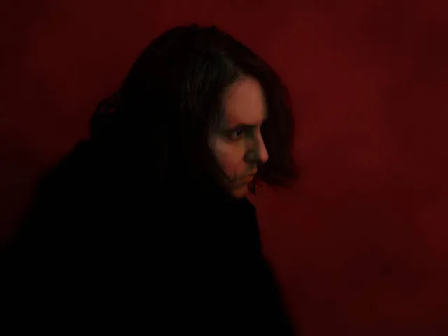 Lucynine – "Melena"